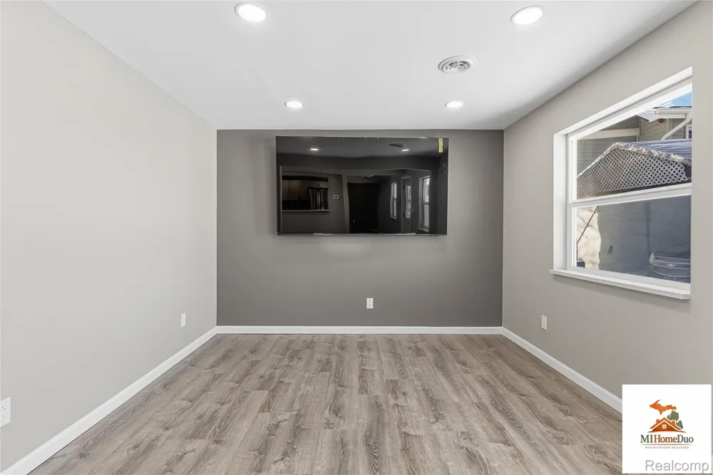 713 S Mill Street Clio City, MI 48420