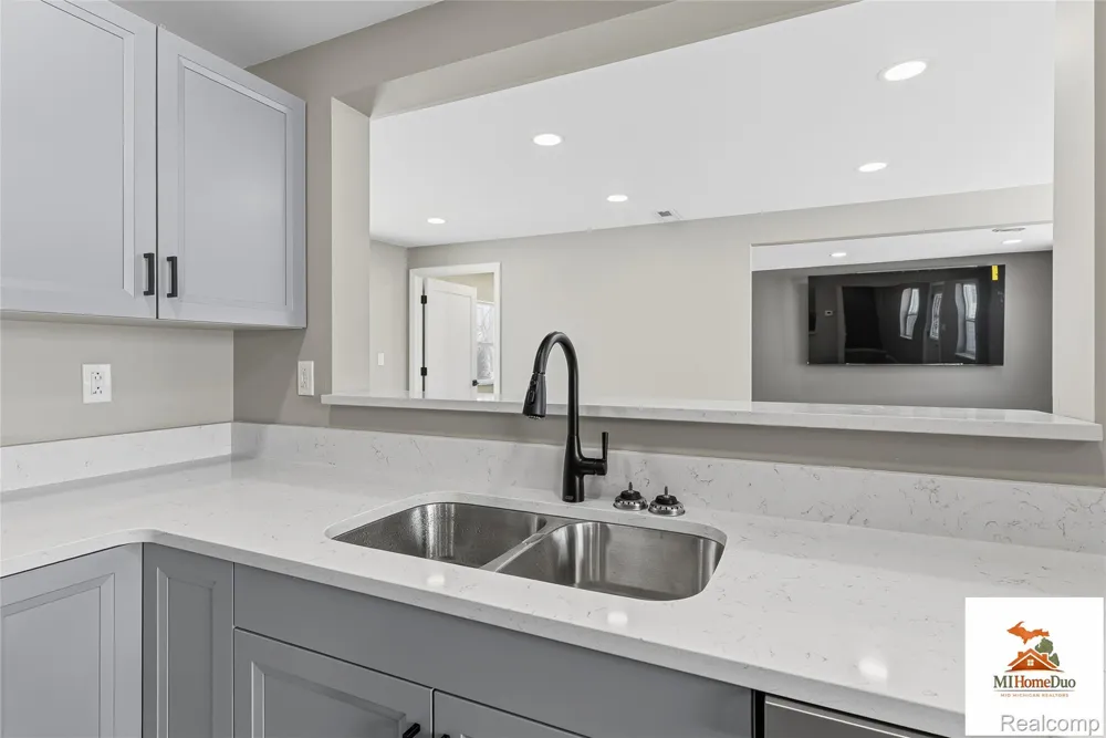 713 S Mill Street Clio City, MI 48420
