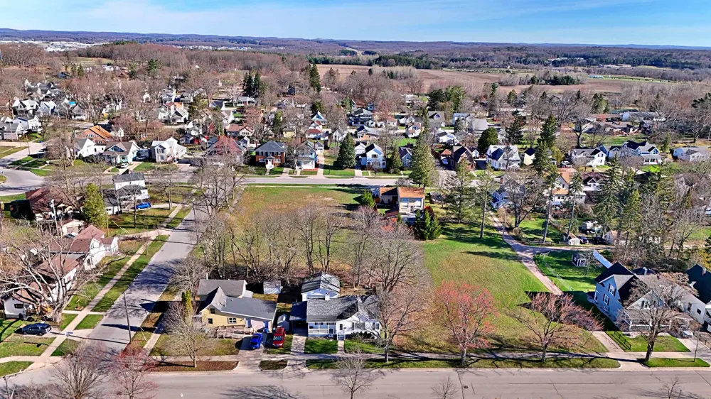 605 E Chapin Street Cadillac City, MI 49601
