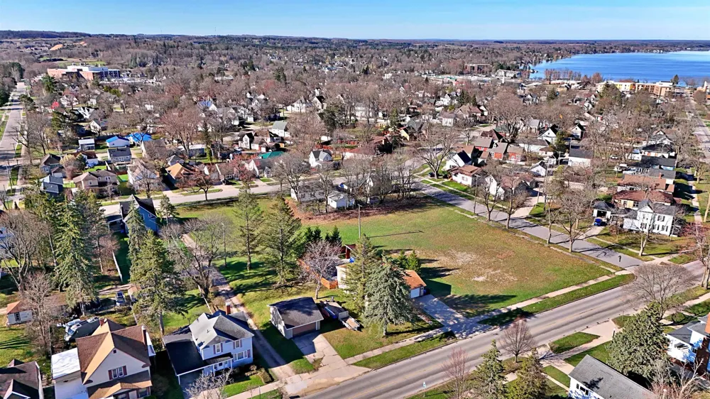 605 E Chapin Street Cadillac City, MI 49601