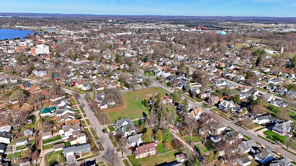 605 E Chapin Street Cadillac City, MI 49601
