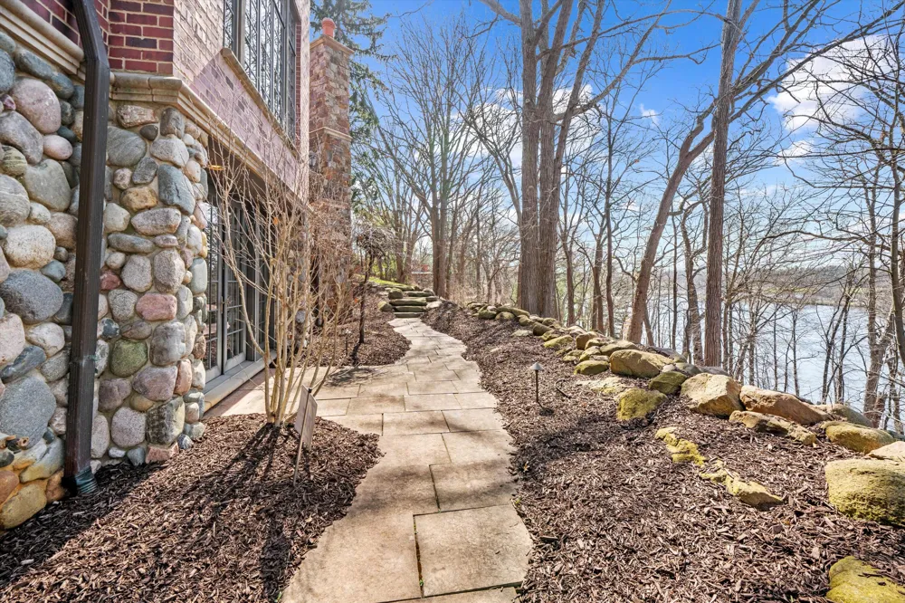 161 Laurin Court Ann Arbor Charter Township, MI 48105
