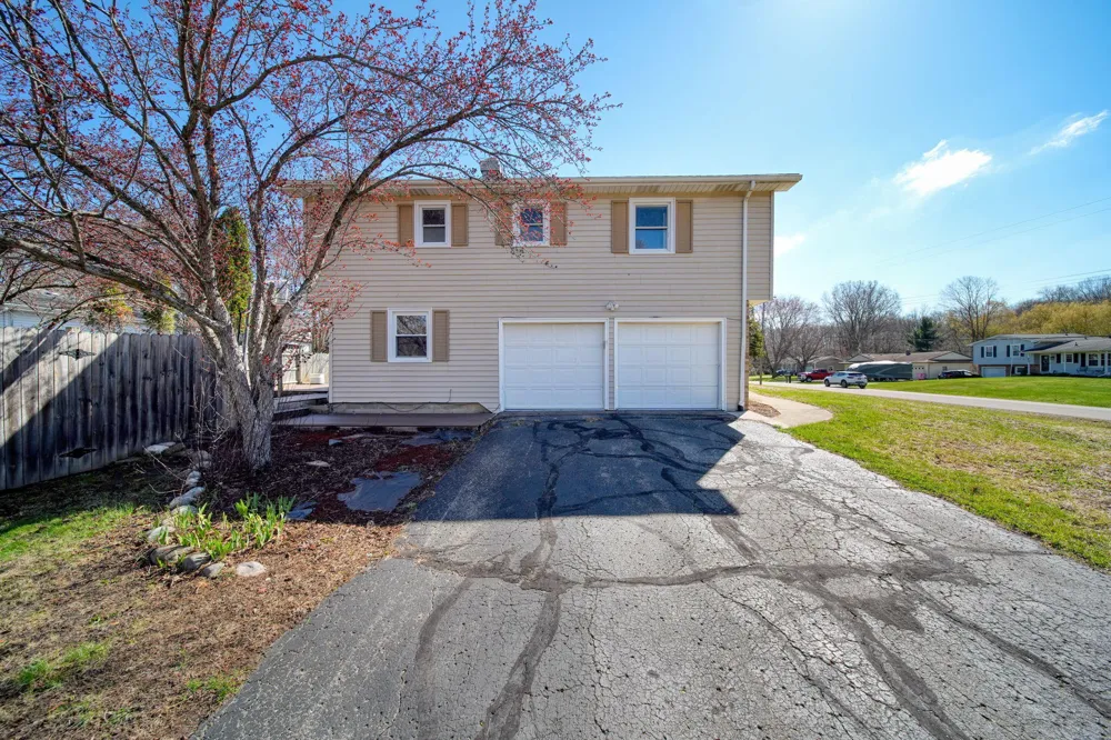 1190 Ferndale Road Blackman Charter Township, MI 49201