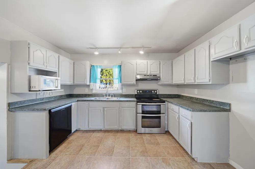 1190 Ferndale Road Blackman Charter Township, MI 49201