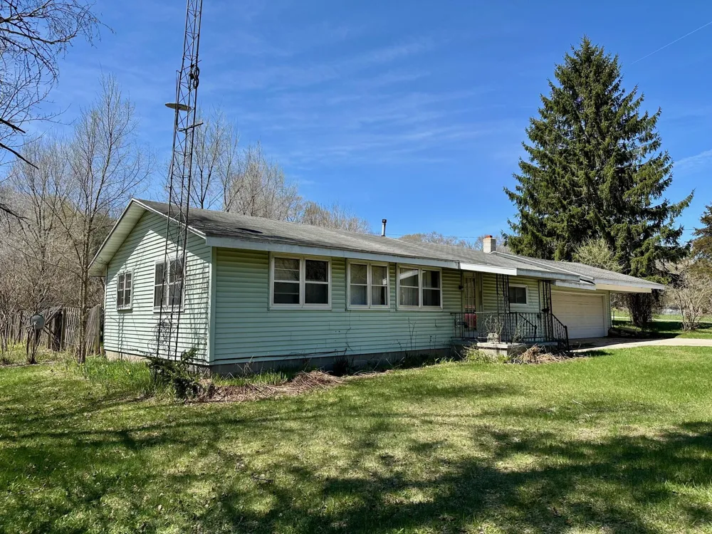 271 McLaren Lake Road Hesperia Village, MI 49421