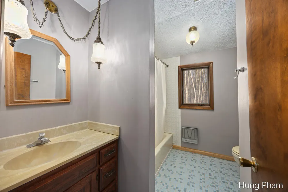 7724 W Lake Drive Morton Township, MI 49346
