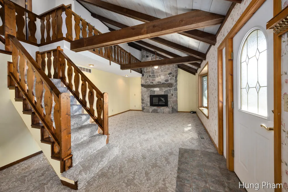 7724 W Lake Drive Morton Township, MI 49346