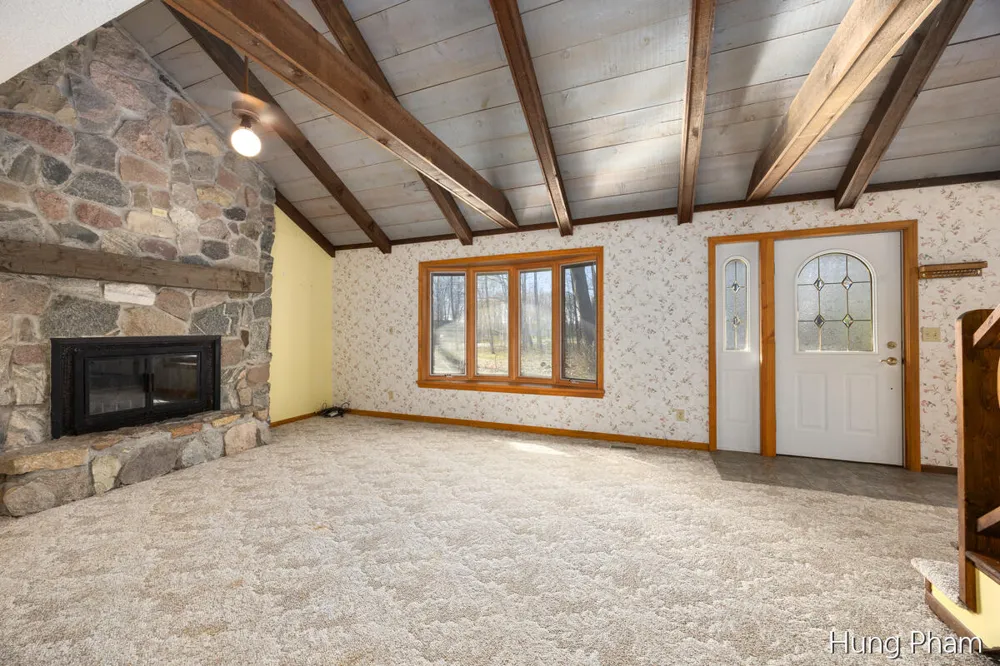 7724 W Lake Drive Morton Township, MI 49346