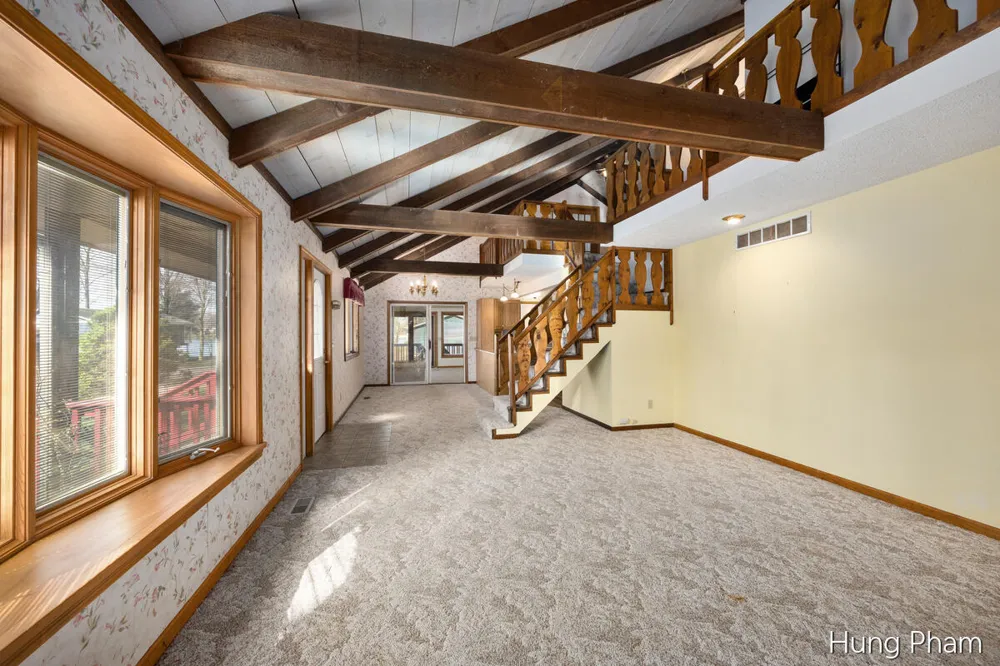 7724 W Lake Drive Morton Township, MI 49346