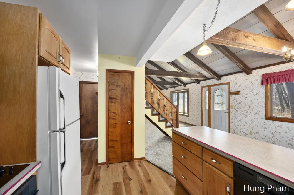 7724 W Lake Drive Morton Township, MI 49346