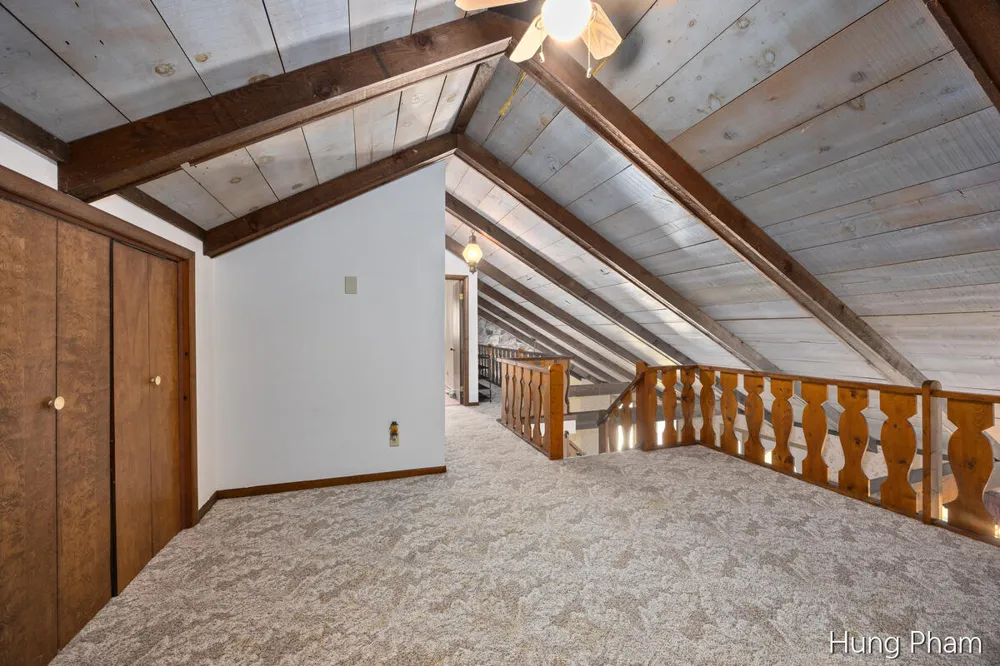 7724 W Lake Drive Morton Township, MI 49346