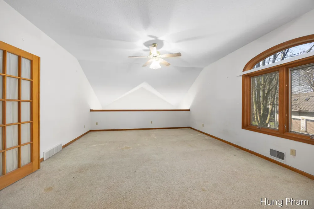 7724 W Lake Drive Morton Township, MI 49346