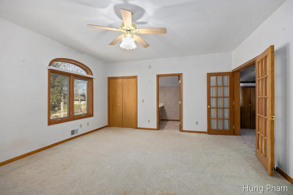 7724 W Lake Drive Morton Township, MI 49346