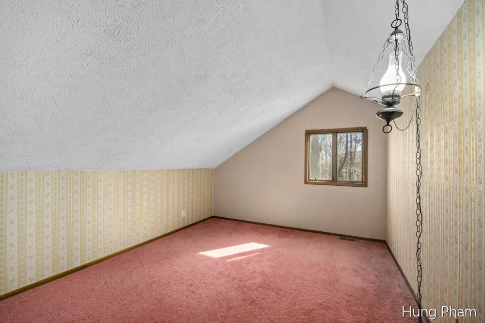 7724 W Lake Drive Morton Township, MI 49346