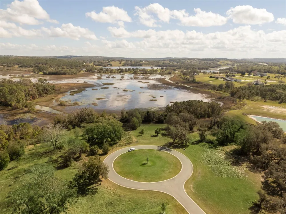 476 LONG AND WINDING RD Howey In The Hills, FL 34737
