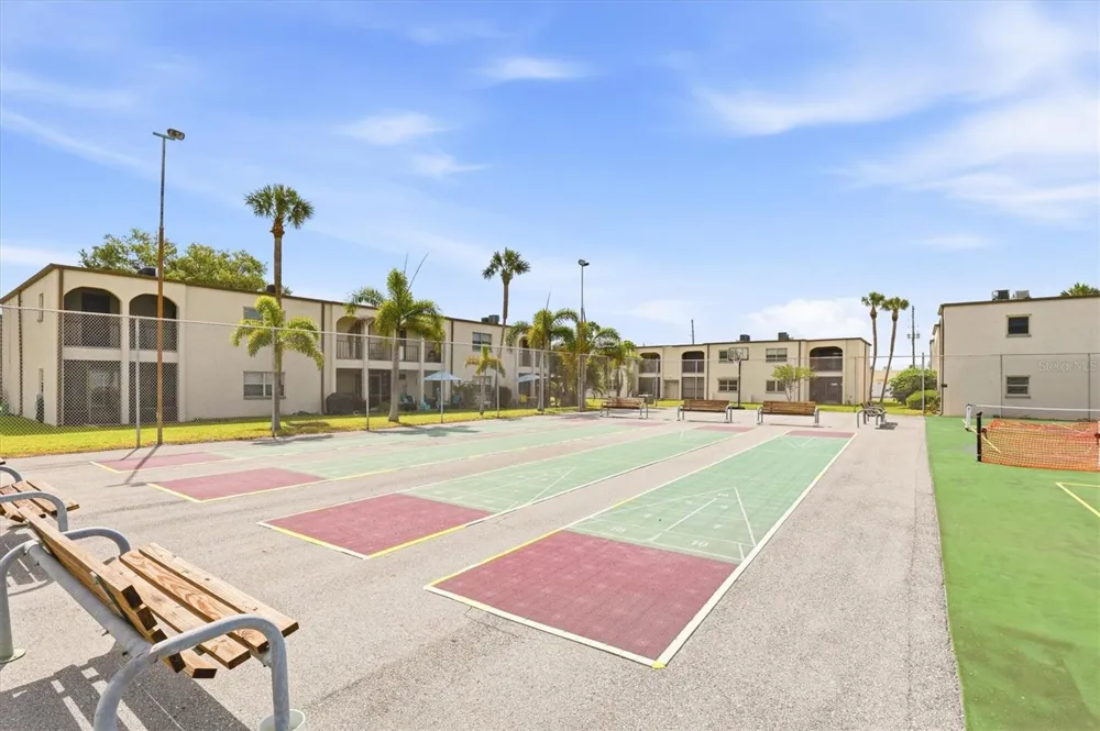 7701 STARKEY ROAD #412 Seminole, FL 33777