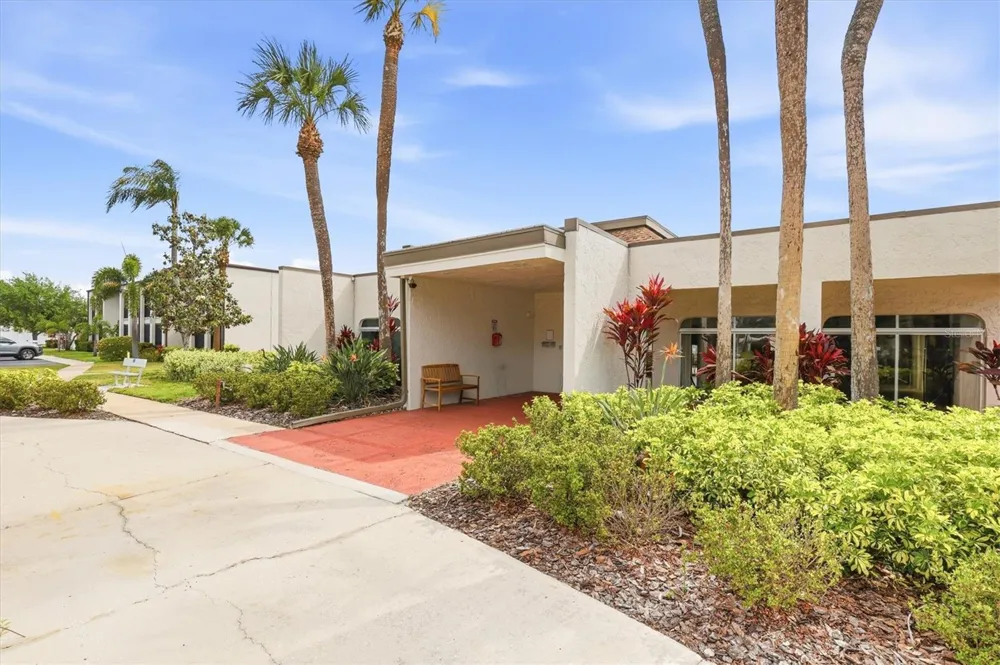 7701 STARKEY ROAD #412 Seminole, FL 33777