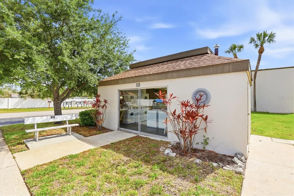 7701 STARKEY ROAD #412 Seminole, FL 33777