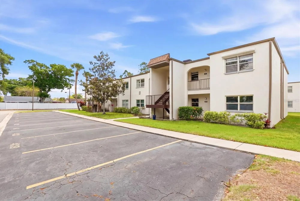 7701 STARKEY ROAD #412 Seminole, FL 33777