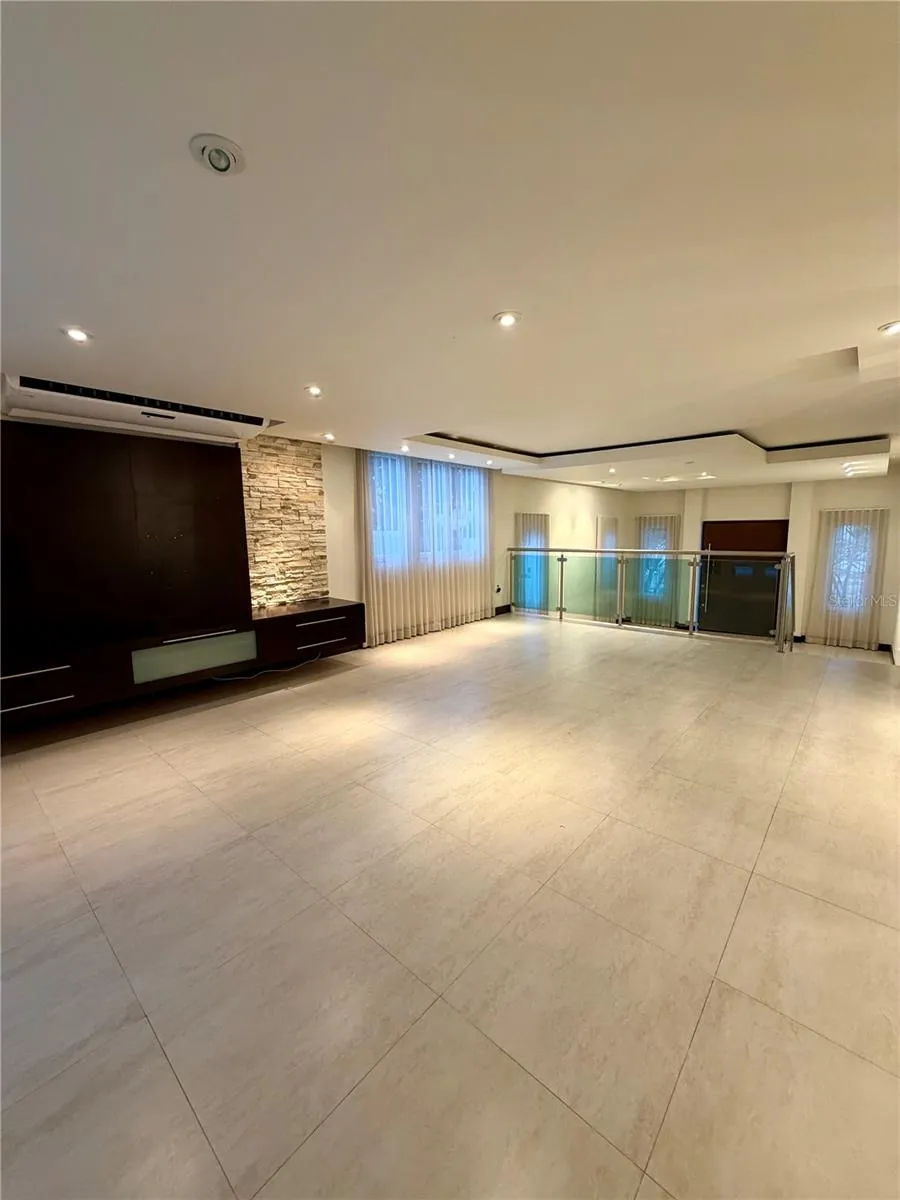 366 LOS ARBOLES DE MONTEHIDRA San Juan, PR 00926