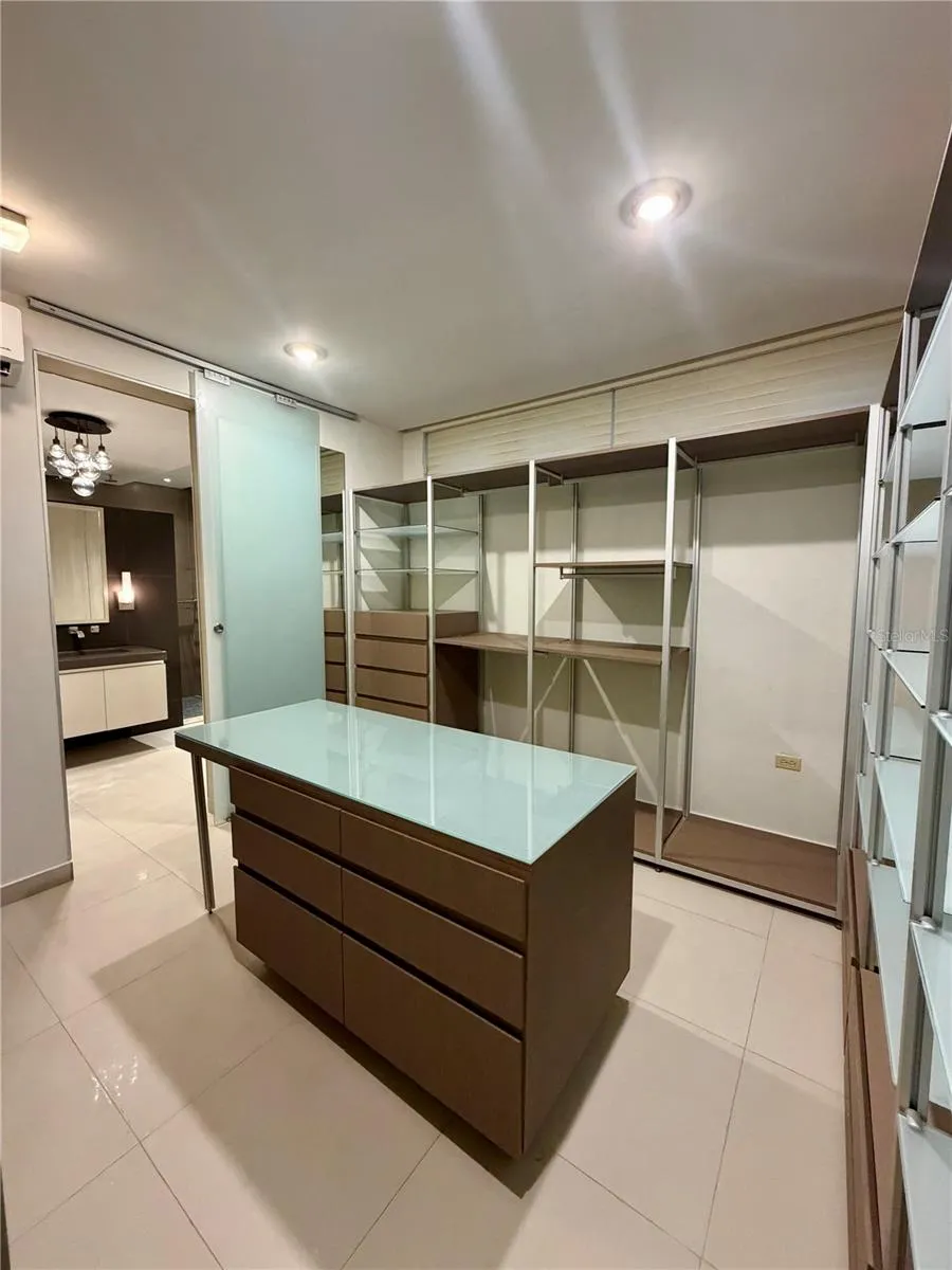 366 LOS ARBOLES DE MONTEHIDRA San Juan, PR 00926