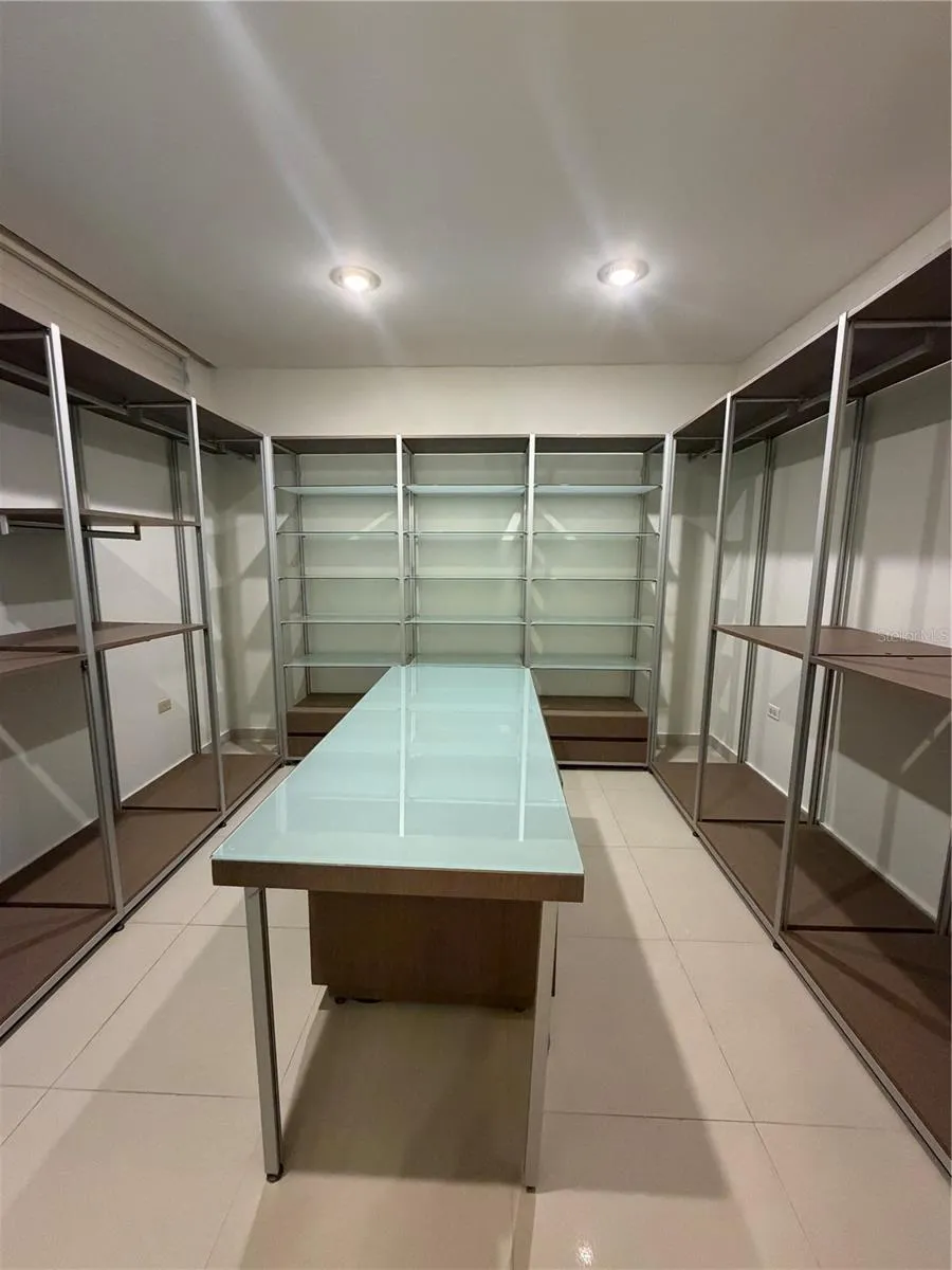 366 LOS ARBOLES DE MONTEHIDRA San Juan, PR 00926