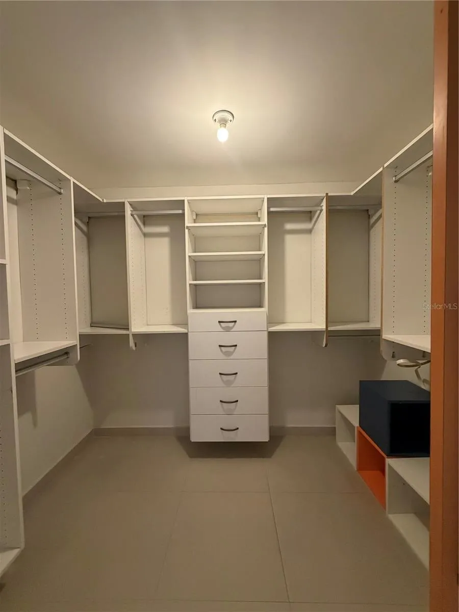 366 LOS ARBOLES DE MONTEHIDRA San Juan, PR 00926