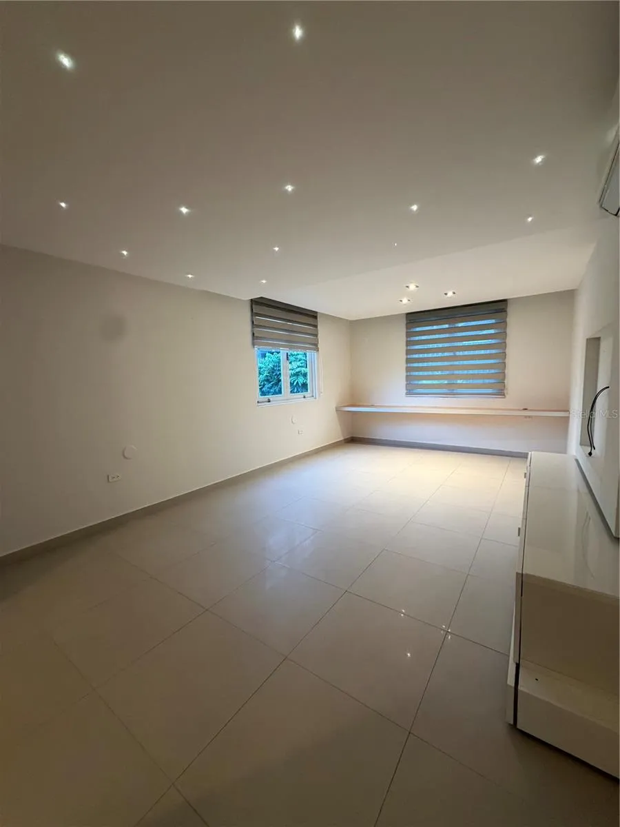 366 LOS ARBOLES DE MONTEHIDRA San Juan, PR 00926
