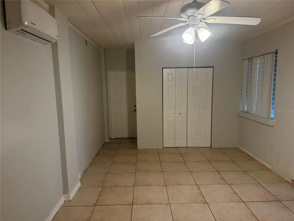121 33RD AVENUE E Bradenton, FL 34208