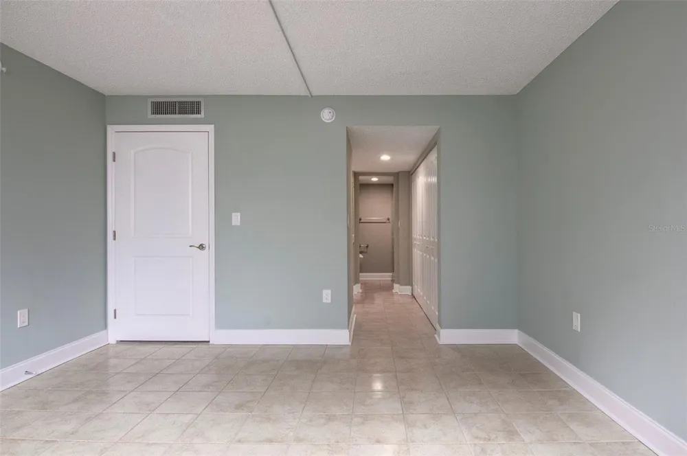 450 TREASURE ISLAND CAUSEWAY #105 Treasure Island, FL 33706