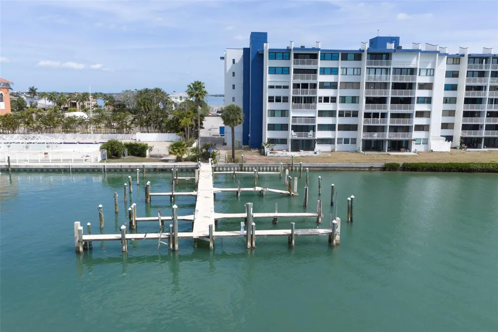 450 TREASURE ISLAND CAUSEWAY #105 Treasure Island, FL 33706