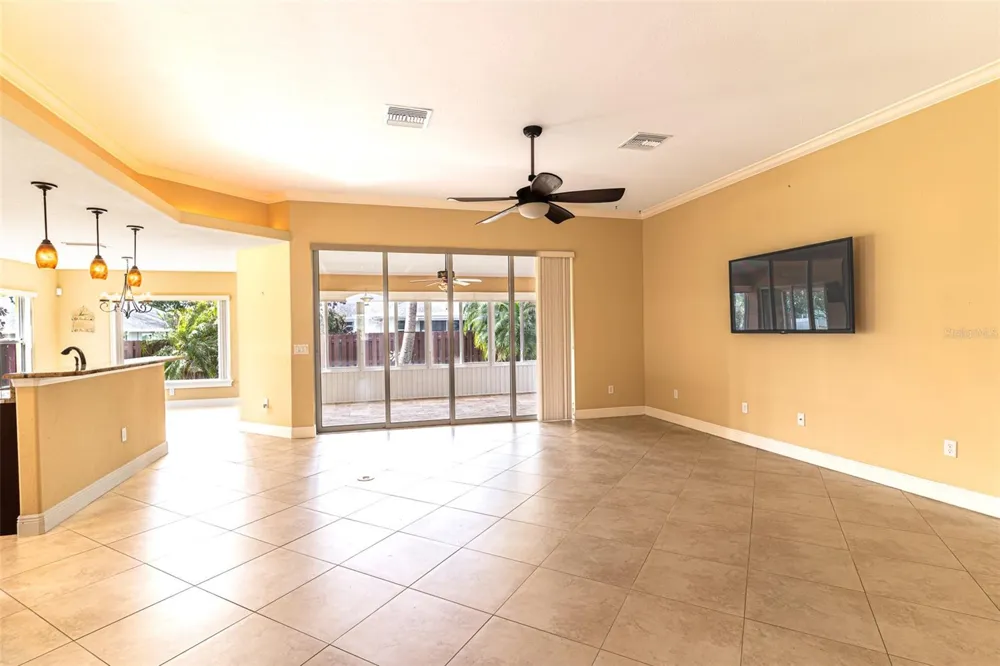 3715 SEBRING PARKWAY Sebring, FL 33870