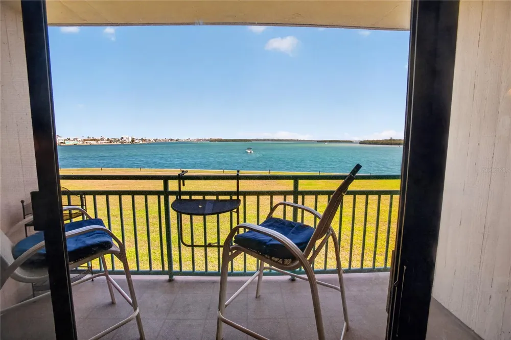 1 KEY CAPRI #103E Treasure Island, FL 33706