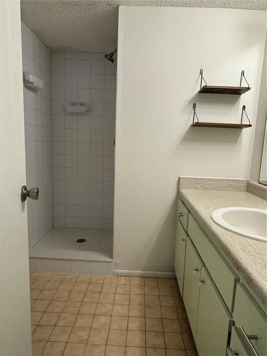 1126 KING ARTHUR COURT #413 Dunedin, FL 34698