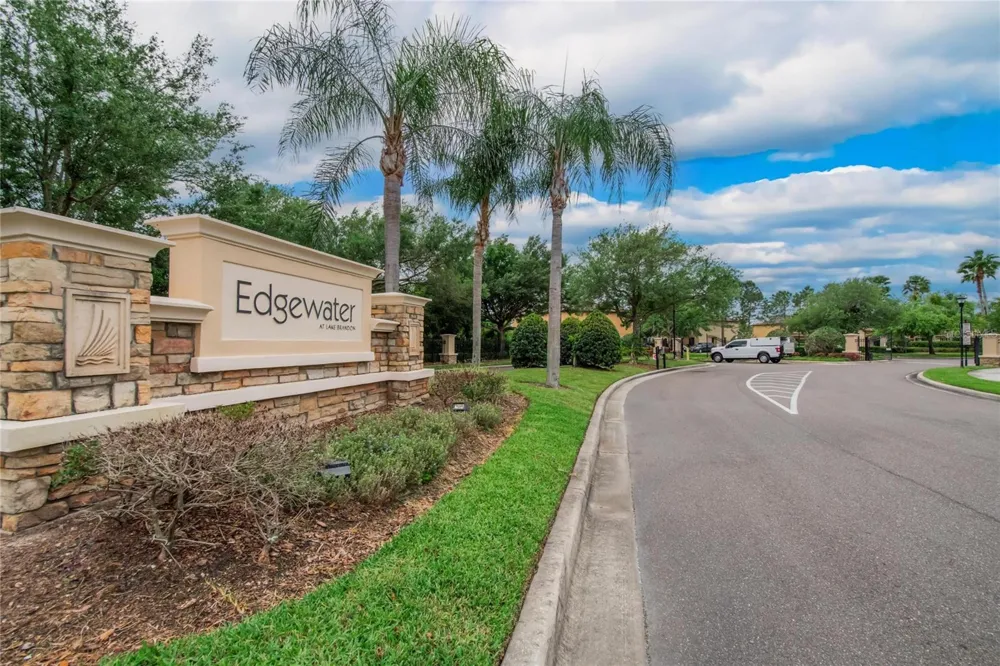 2605 OLEANDER LAKES DRIVE Brandon, FL 33511