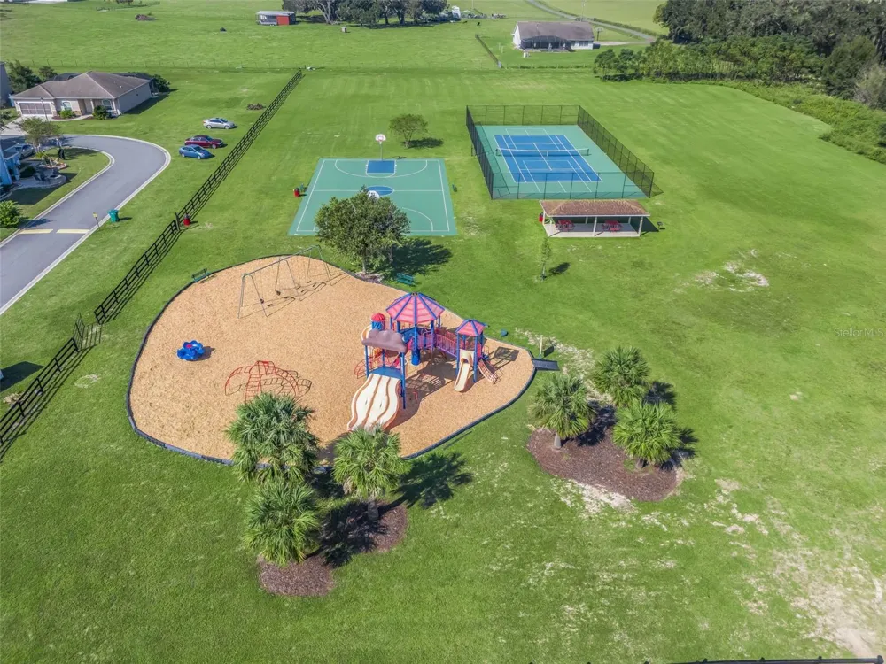 4942 NE 123RD LANE Oxford, FL 34484