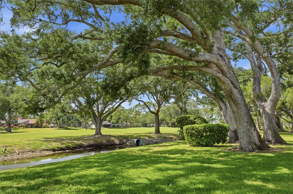 7860 PALM AIRE LANE #103 Sarasota, FL 34243