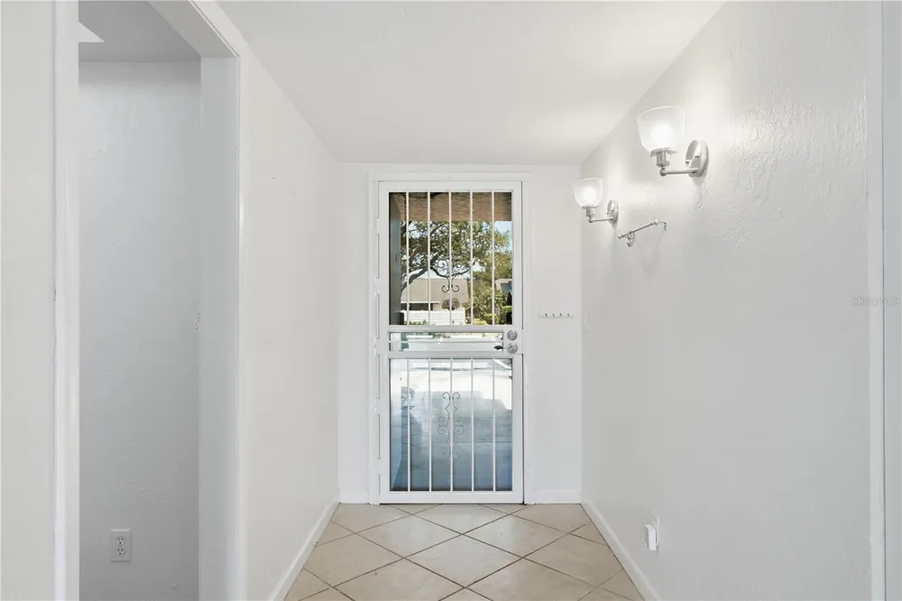 7860 PALM AIRE LANE #103 Sarasota, FL 34243
