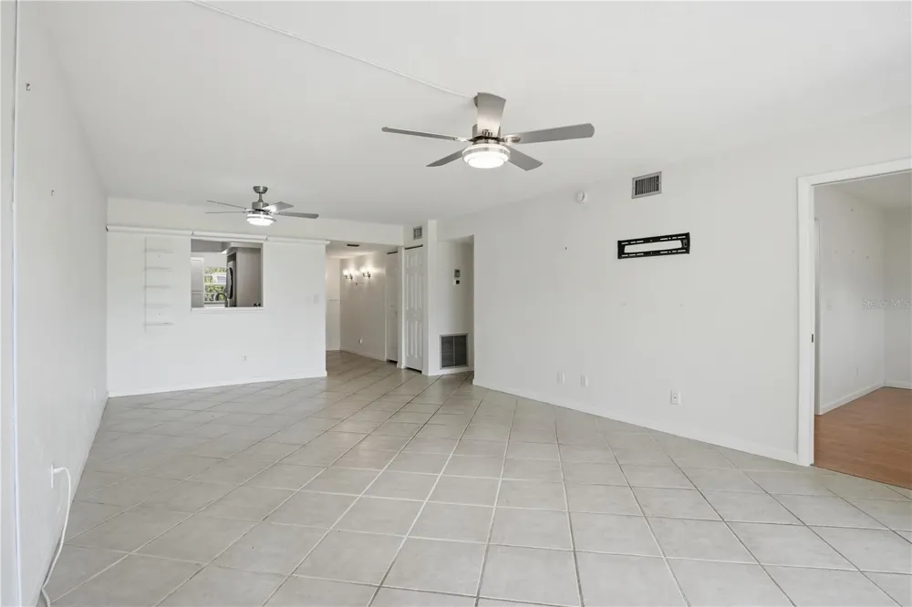 7860 PALM AIRE LANE #103 Sarasota, FL 34243
