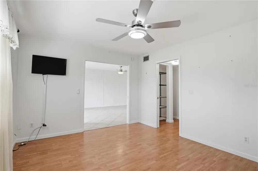 7860 PALM AIRE LANE #103 Sarasota, FL 34243