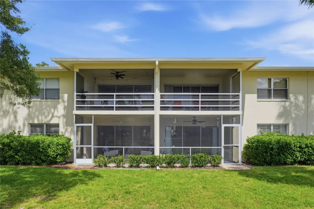 7860 PALM AIRE LANE #103 Sarasota, FL 34243