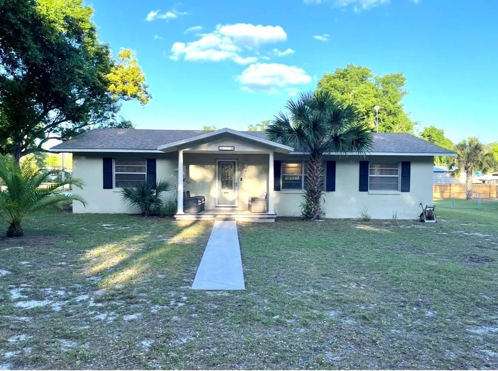 407 POINSETTIA AVENUE Fruitland Park, FL 34731
