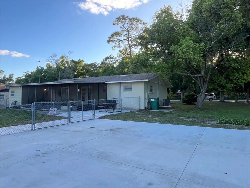 407 POINSETTIA AVENUE Fruitland Park, FL 34731