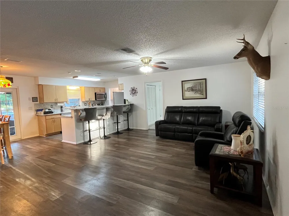 407 POINSETTIA AVENUE Fruitland Park, FL 34731