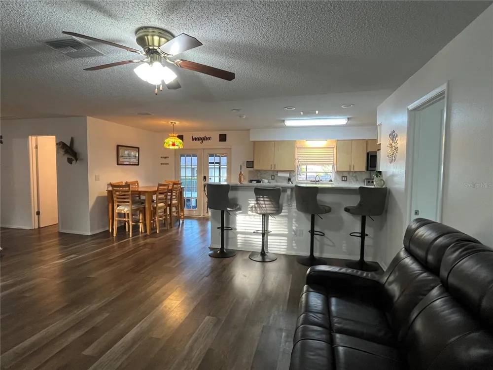 407 POINSETTIA AVENUE Fruitland Park, FL 34731