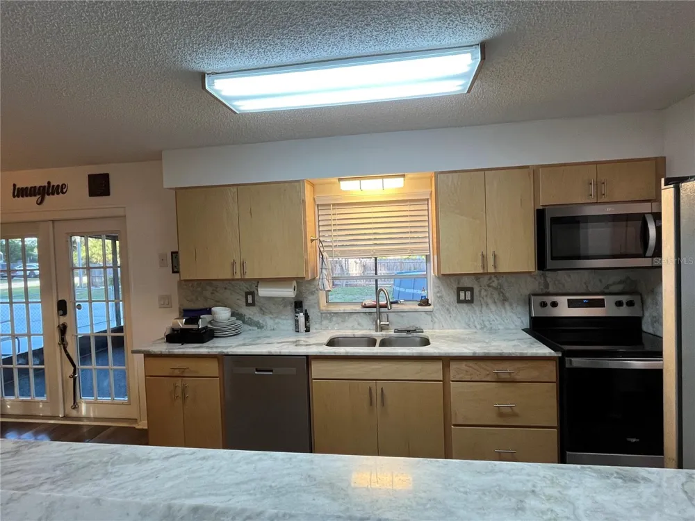 407 POINSETTIA AVENUE Fruitland Park, FL 34731