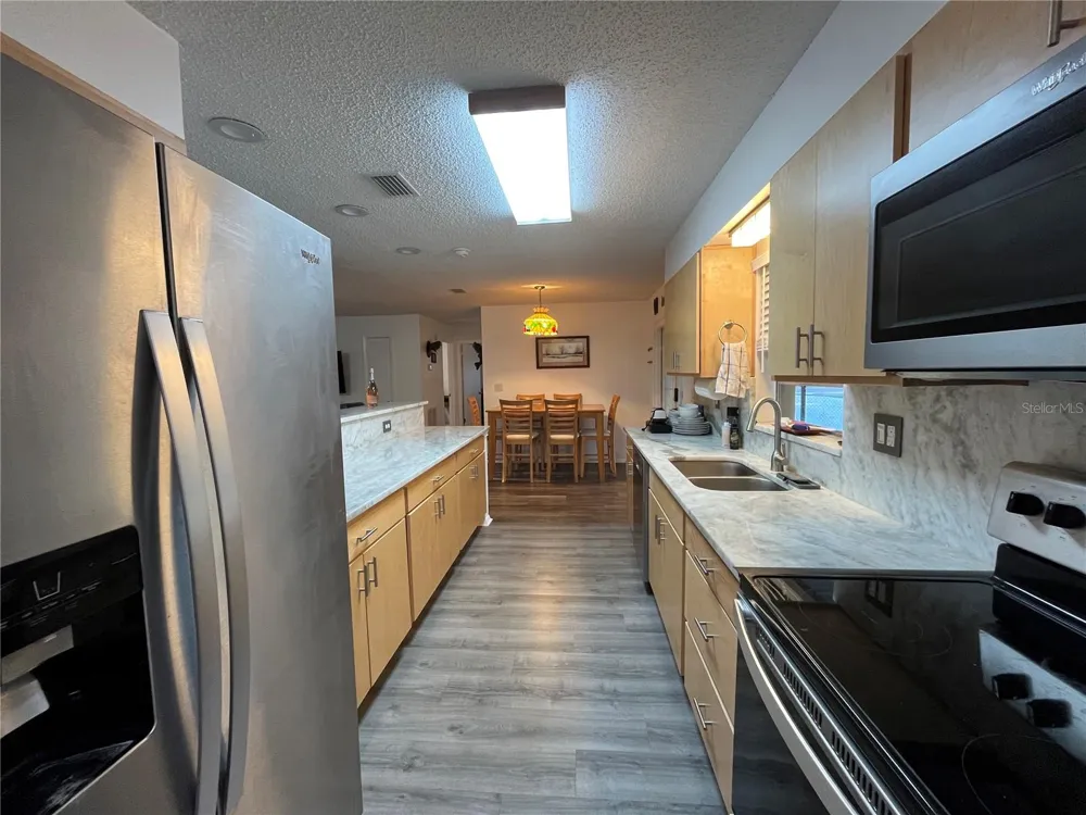 407 POINSETTIA AVENUE Fruitland Park, FL 34731
