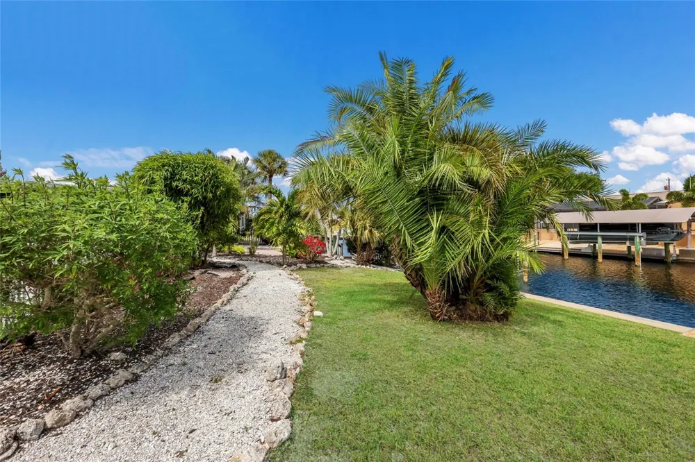 5007 BIMINI DRIVE Bradenton, FL 34210