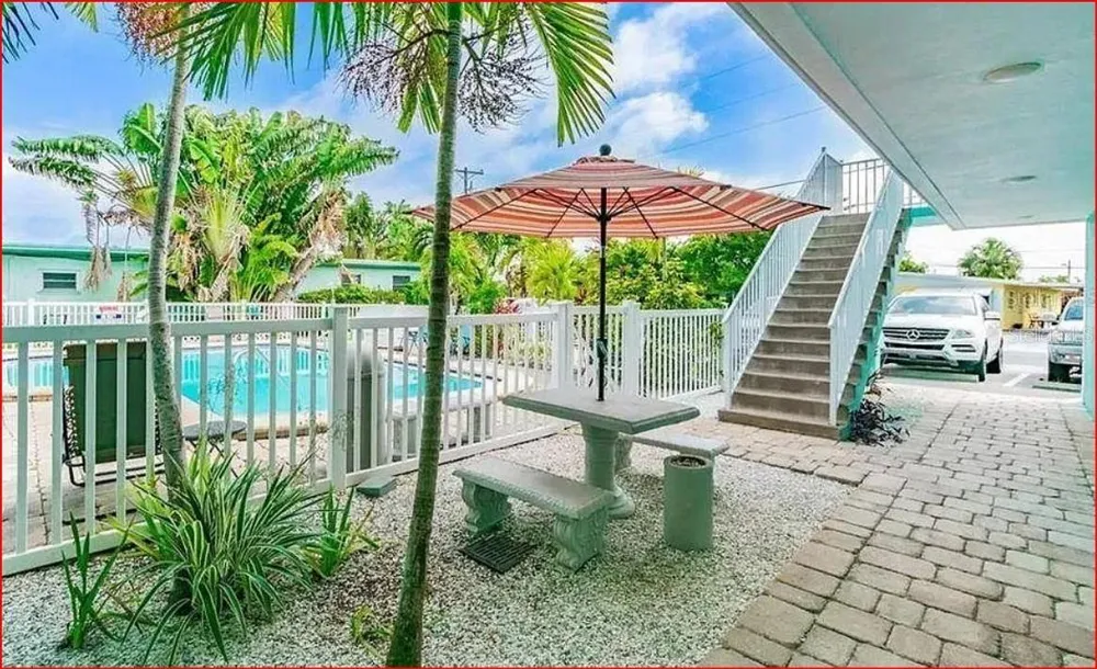 11440 1ST STREET E #6 Treasure Island, FL 33706
