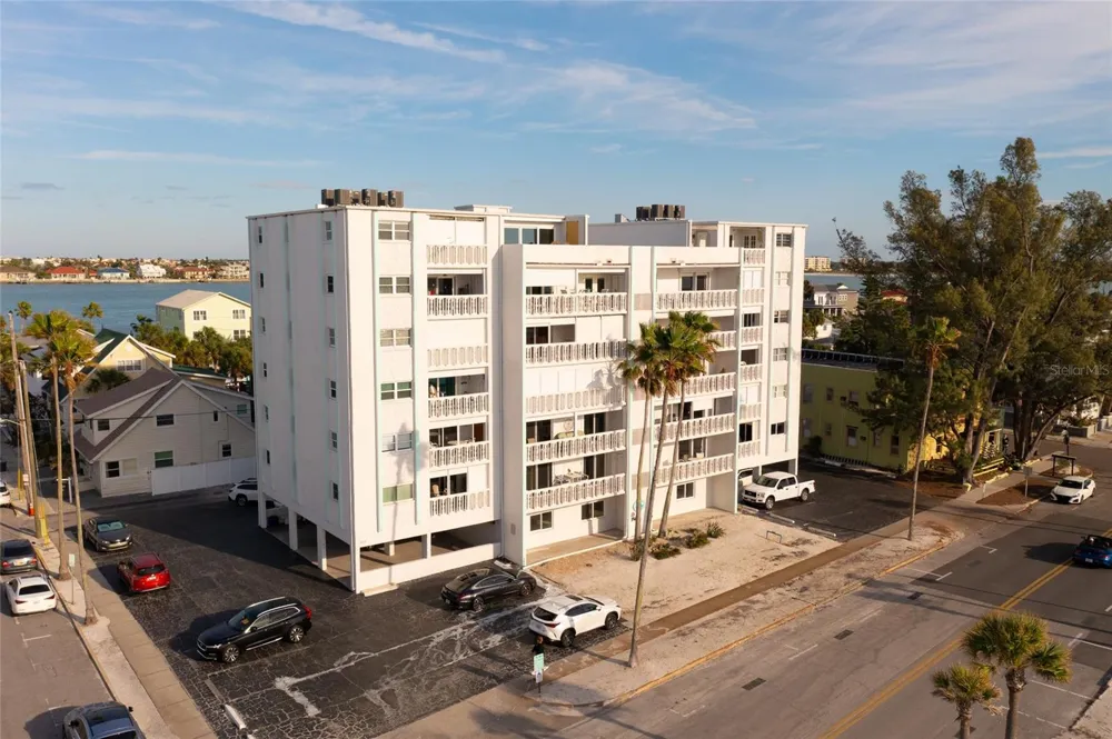 403 GULF WAY #304 St Pete Beach, FL 33706